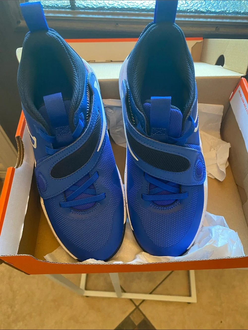 Nike Kids Blue Velcro Athletic Sneakers size 4 nwt